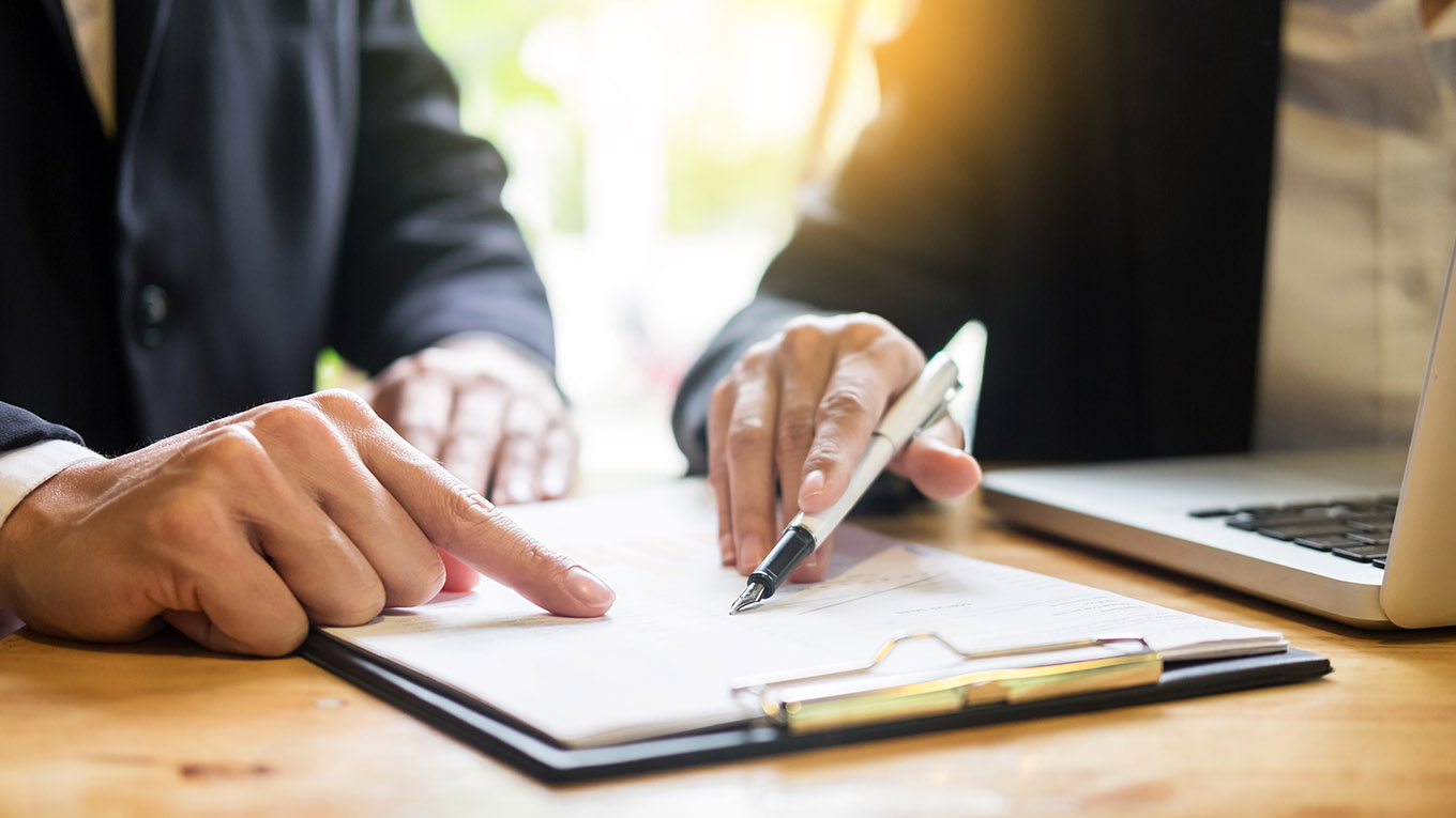   Advogada explica que cláusulas não podem faltar em um contrato para evitar problemas futuros